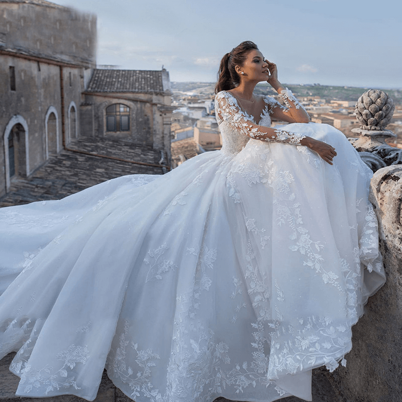 Long sleeve wedding dresses with train