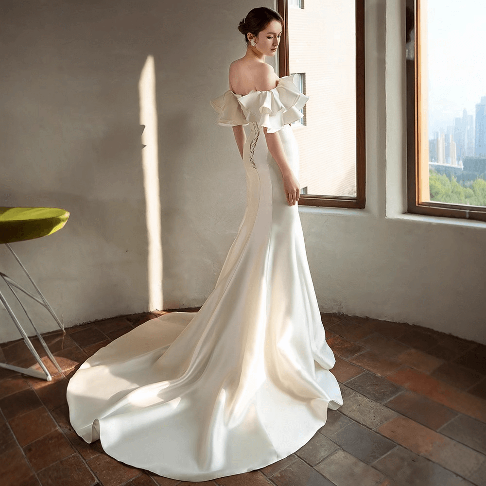 Light satin One-shoulder mermaid wedding dress