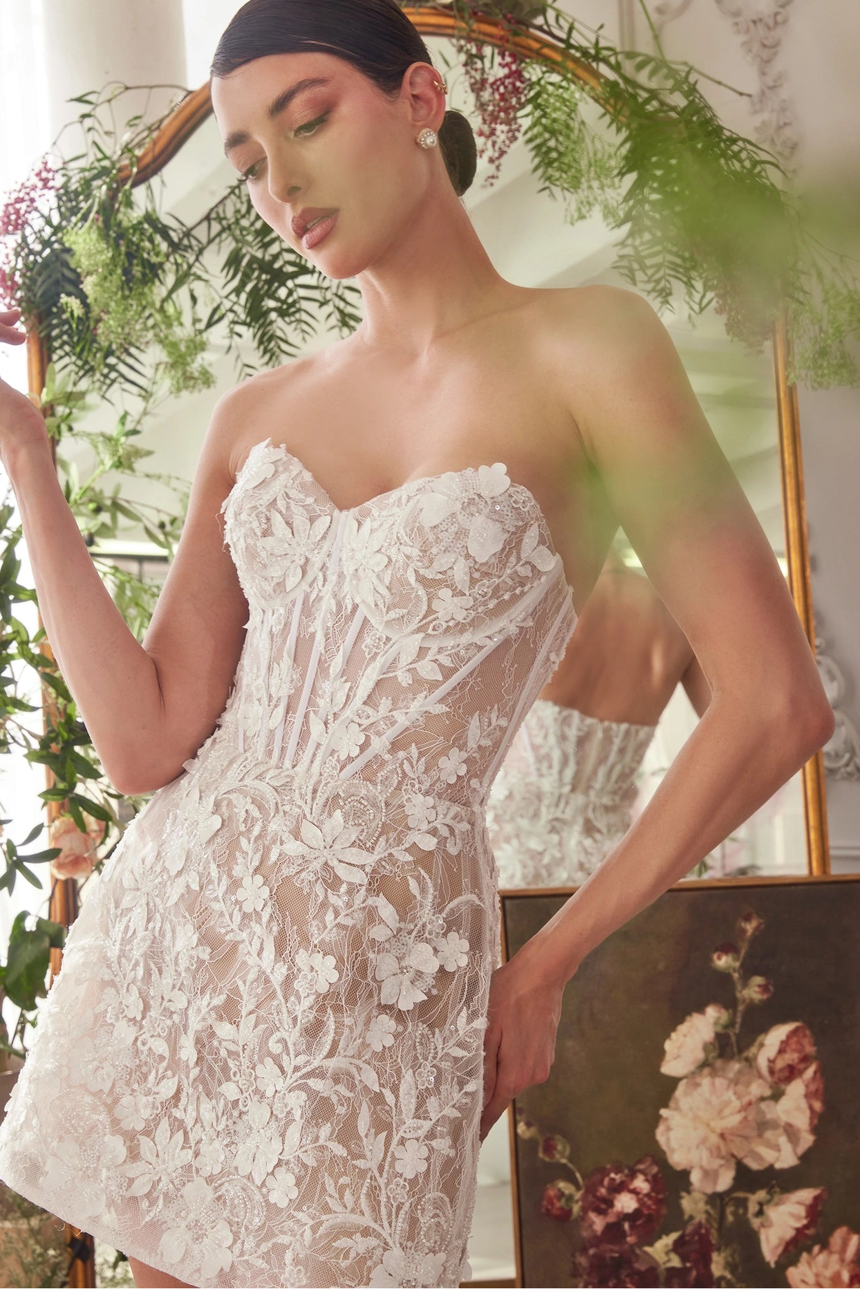 Short floral applique wedding dress details by Howedding