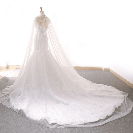 Strapless lace mermaid wedding dress with yarn