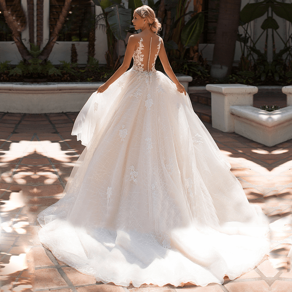 Backless wedding dress with train | Ball gown wedding dress  Howedding