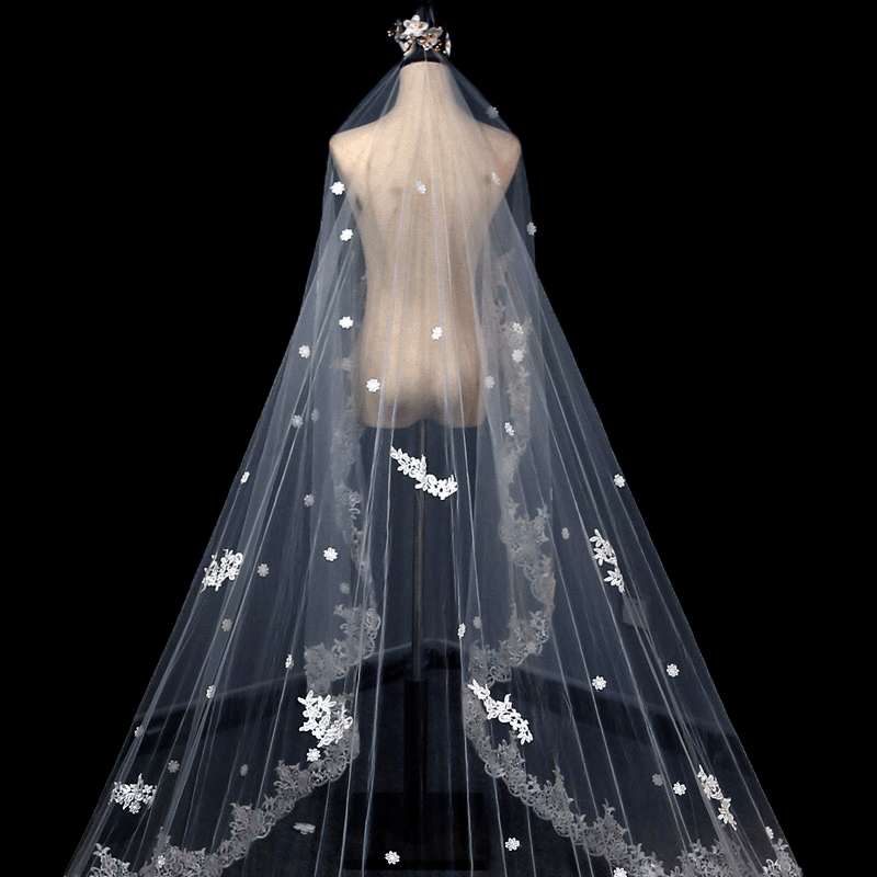 Three-circle lace cathedral veil | wedding veils