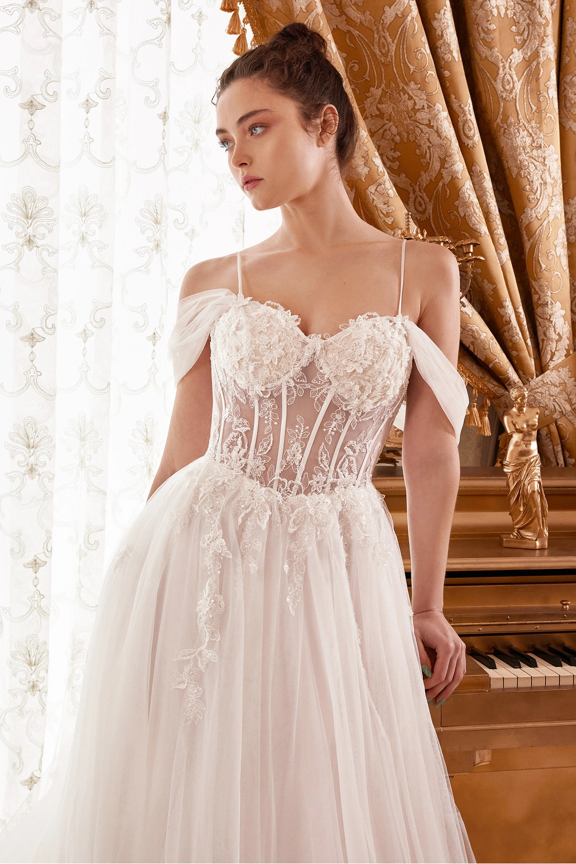 Layered tulle A-line bridal wedding dress with corset bodice details by Howedding