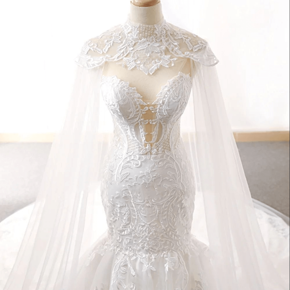 Strapless lace mermaid wedding dress with yarn